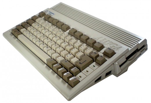 CONSOLE COMMODORE 600