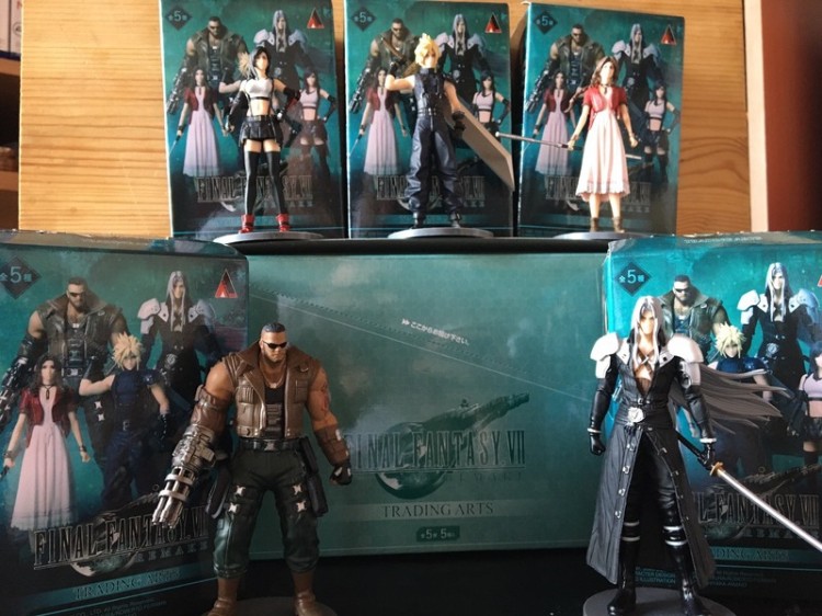 FINAL FANTASY VII REMAKE LOT DE 5 FIGURINE TRADING ARTS 1