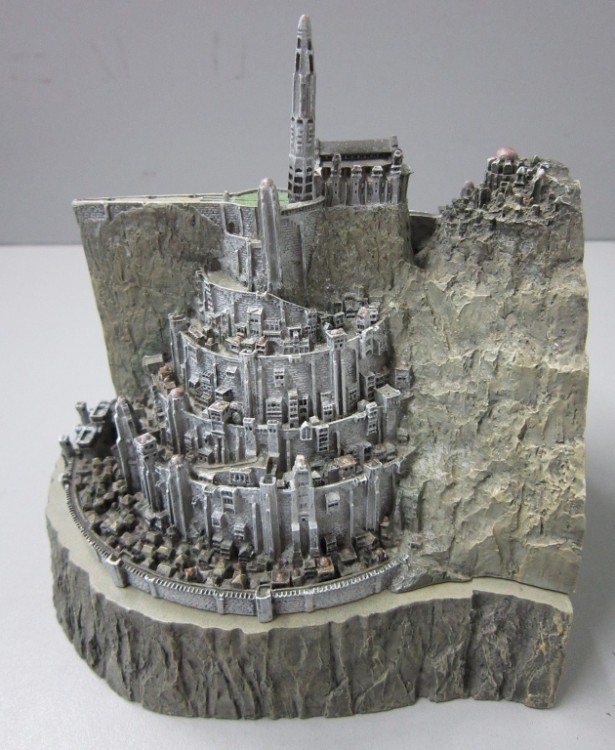 LE SEIGNEUR DES ANNEAUX MINAS TIRITH EXCLUSIVE DVD COLLECTIBLE 1