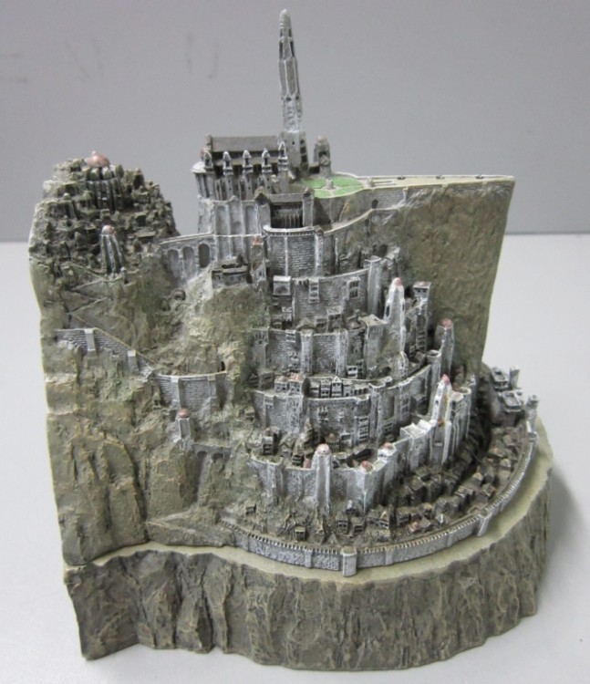 LE SEIGNEUR DES ANNEAUX MINAS TIRITH EXCLUSIVE DVD COLLECTIBLE 2