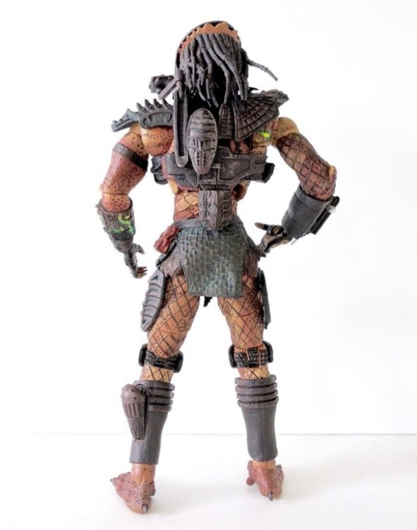 MCFARLANE PREDATOR 2 2